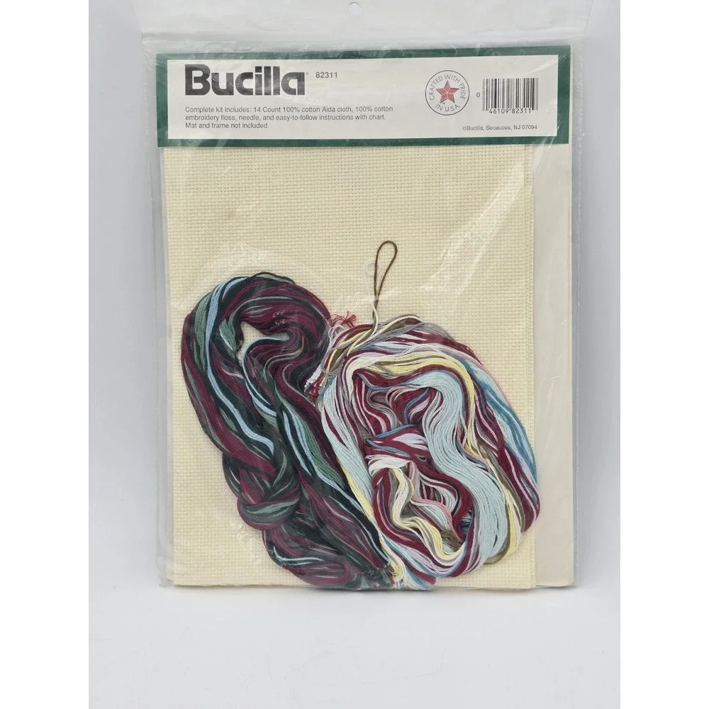 Bucilla Christmas Heirloom‎ Merry Christmas Decoration Kit